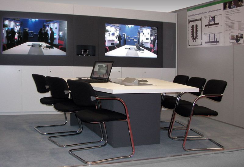 Integration Display und TV in Medientechnik